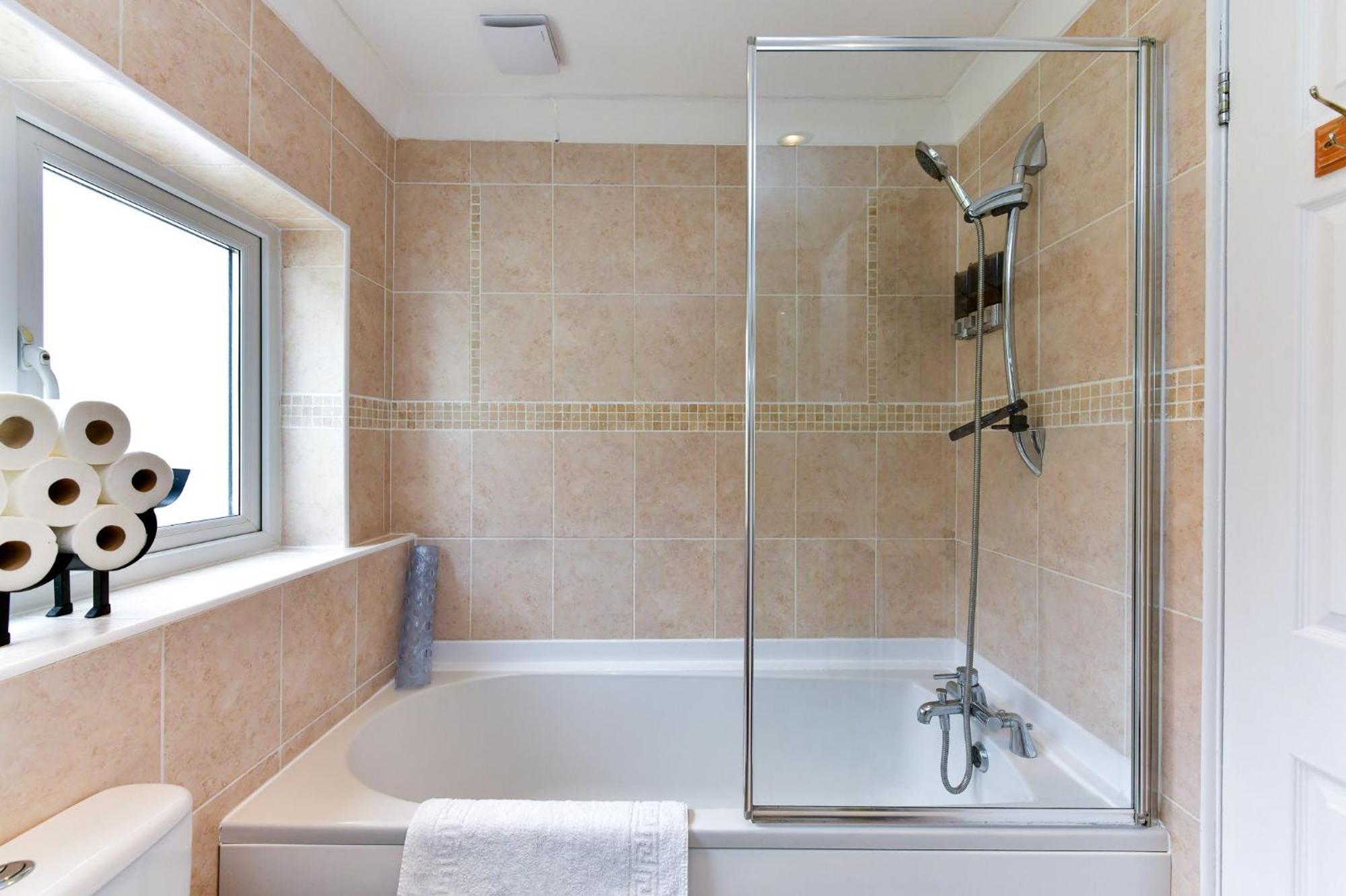 Free Parking - Heart Of The City - Superb Townhouse & Garden - Peaceful Area But Only 5Min Walk To Beach, Shops, Bars, Arena, Marina, Parks Суонзи Екстериор снимка