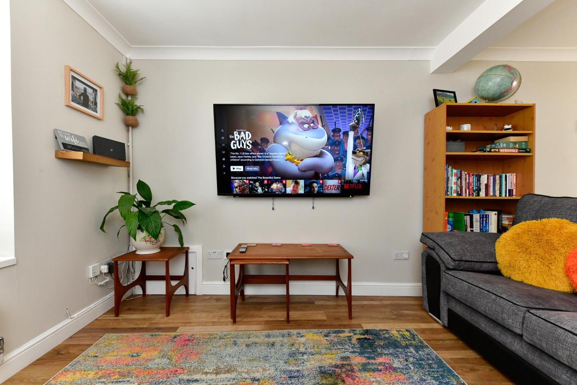Free Parking - Heart Of The City - Superb Townhouse & Garden - Peaceful Area But Only 5Min Walk To Beach, Shops, Bars, Arena, Marina, Parks Суонзи Екстериор снимка