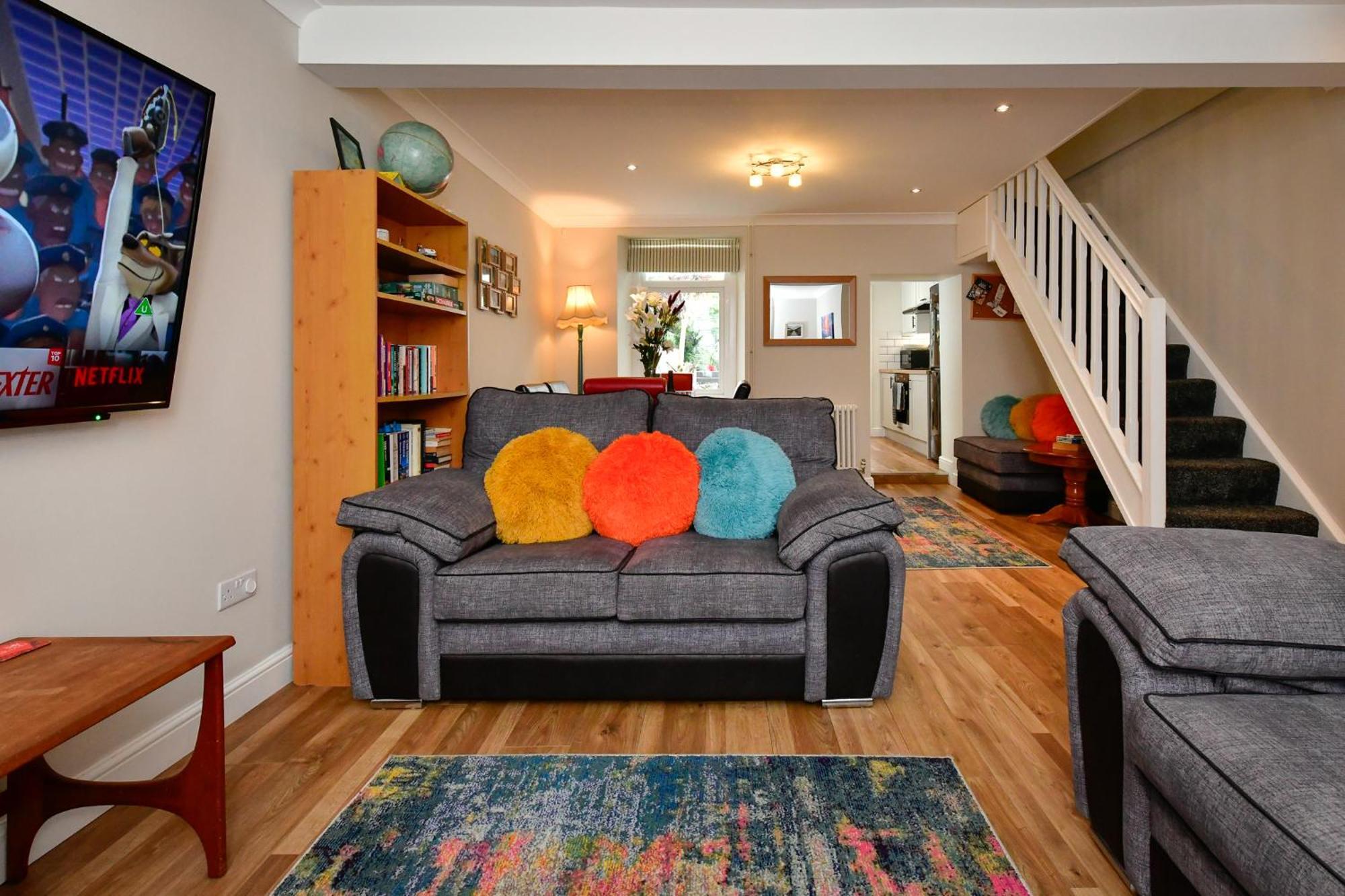 Free Parking - Heart Of The City - Superb Townhouse & Garden - Peaceful Area But Only 5Min Walk To Beach, Shops, Bars, Arena, Marina, Parks Суонзи Екстериор снимка