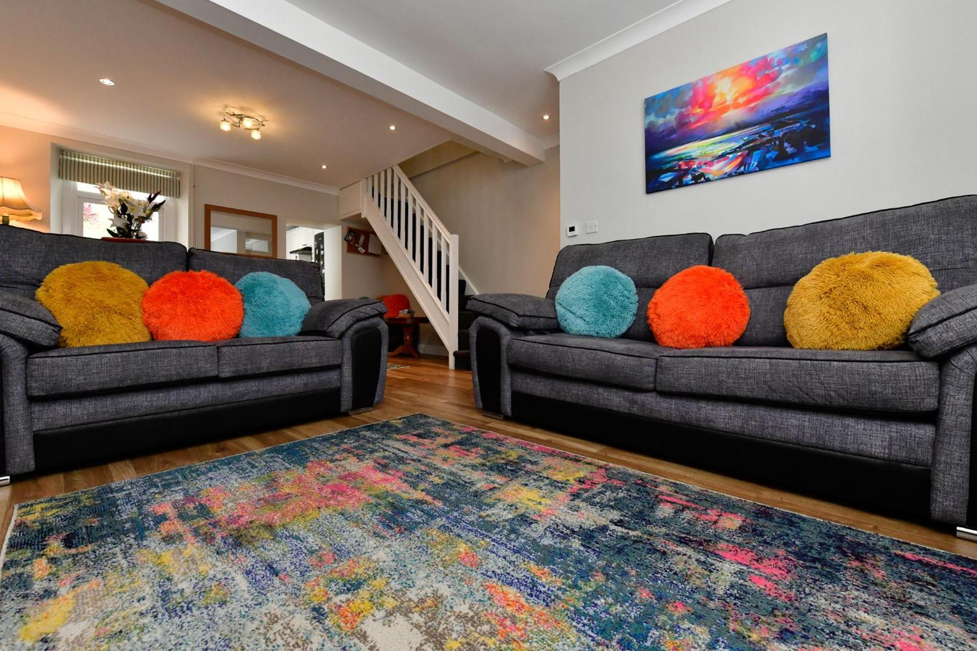Free Parking - Heart Of The City - Superb Townhouse & Garden - Peaceful Area But Only 5Min Walk To Beach, Shops, Bars, Arena, Marina, Parks Суонзи Екстериор снимка