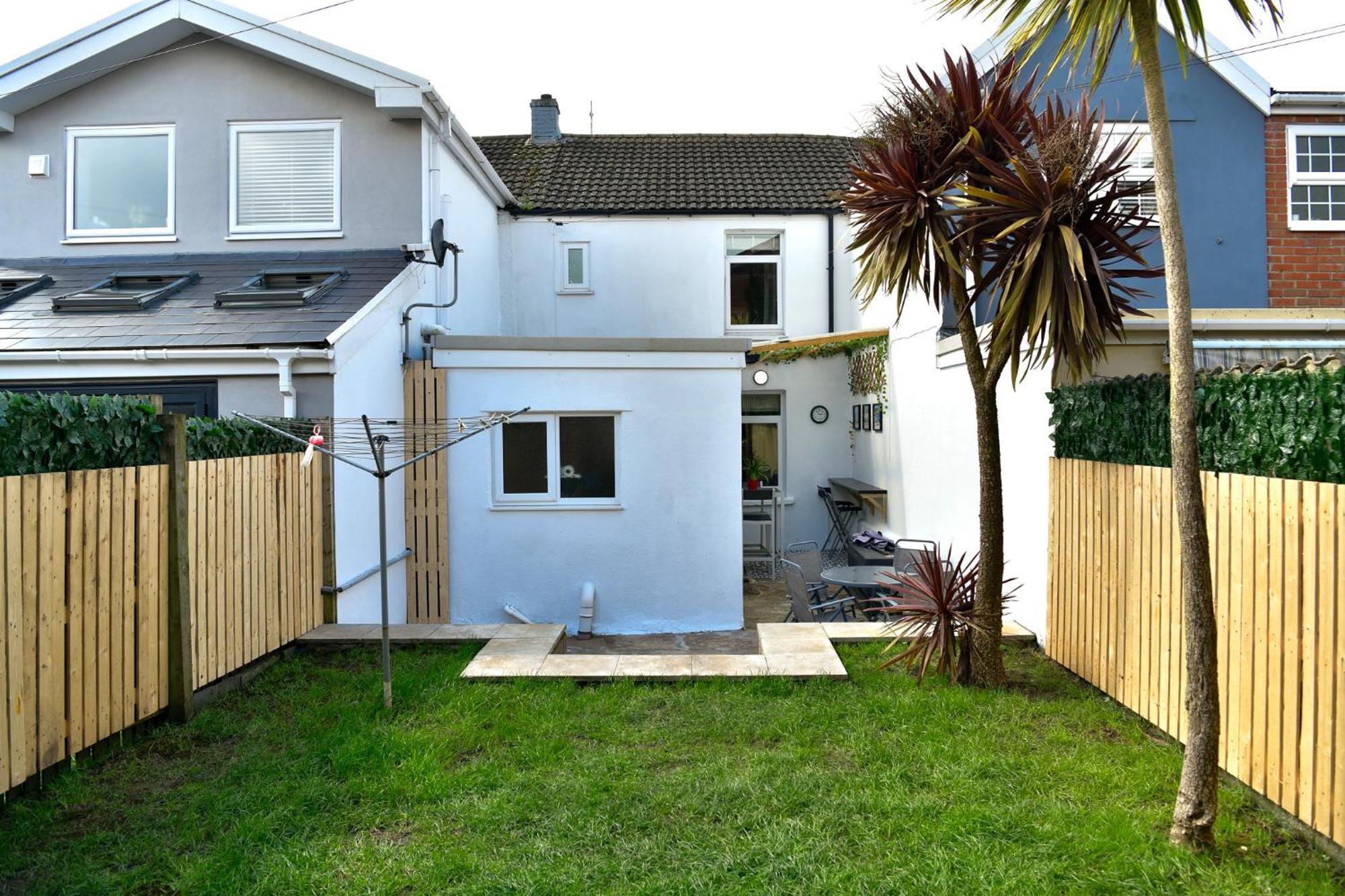 Free Parking - Heart Of The City - Superb Townhouse & Garden - Peaceful Area But Only 5Min Walk To Beach, Shops, Bars, Arena, Marina, Parks Суонзи Екстериор снимка
